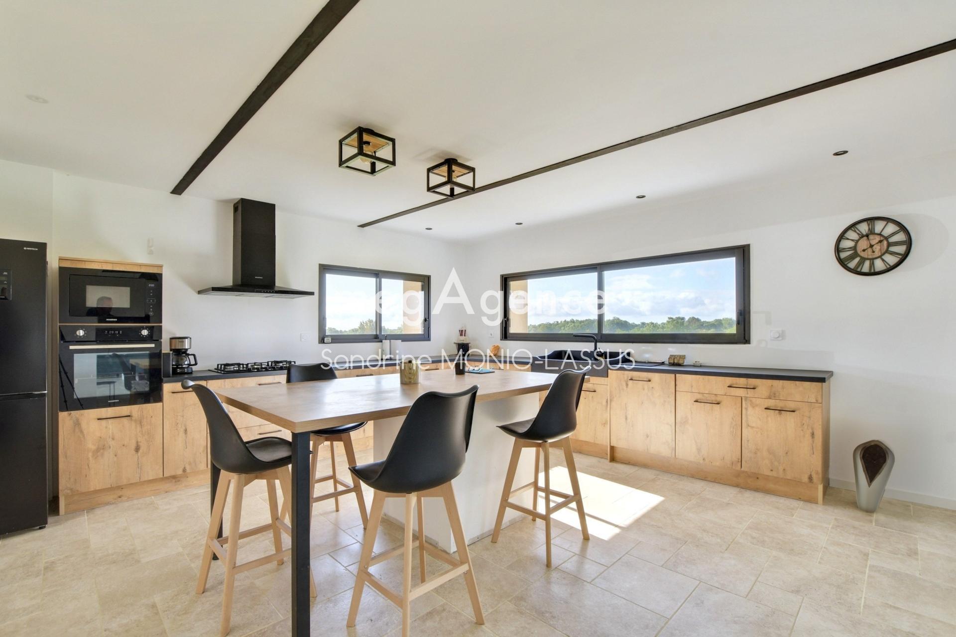 Magnifique Corps De Ferme De 270 M2 A Ste Foy De Peyrolieres Proche Saint Lys (31470)