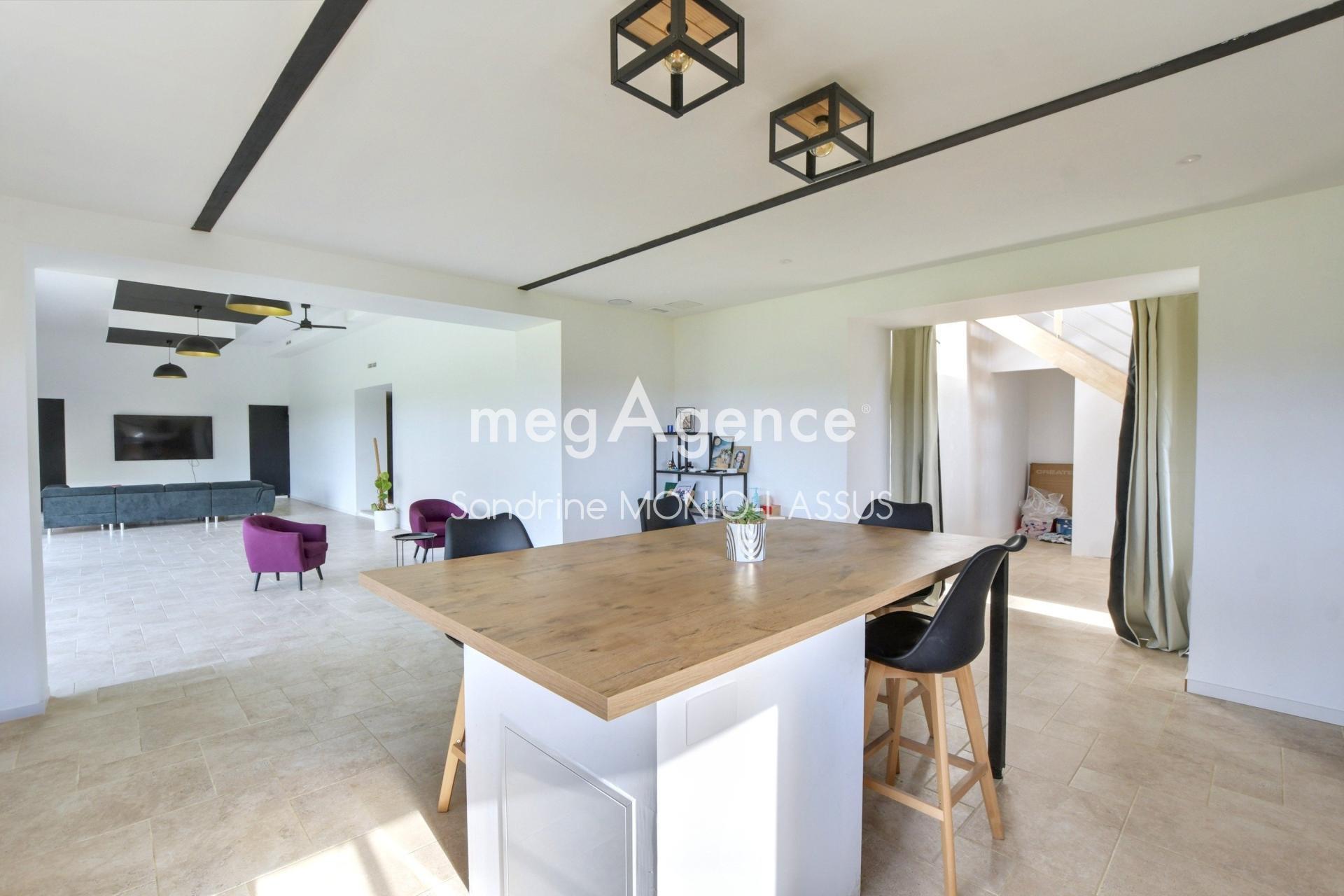 Magnifique Corps De Ferme De 270 M2 A Ste Foy De Peyrolieres Proche Saint Lys (31470)