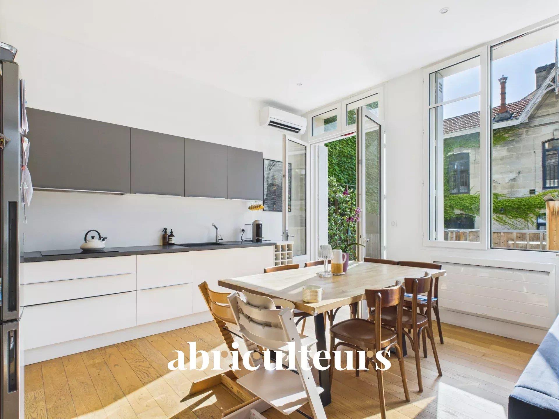 Beautiful 100 m2 apartment - bright with large terrace - Rue Saint-Genès