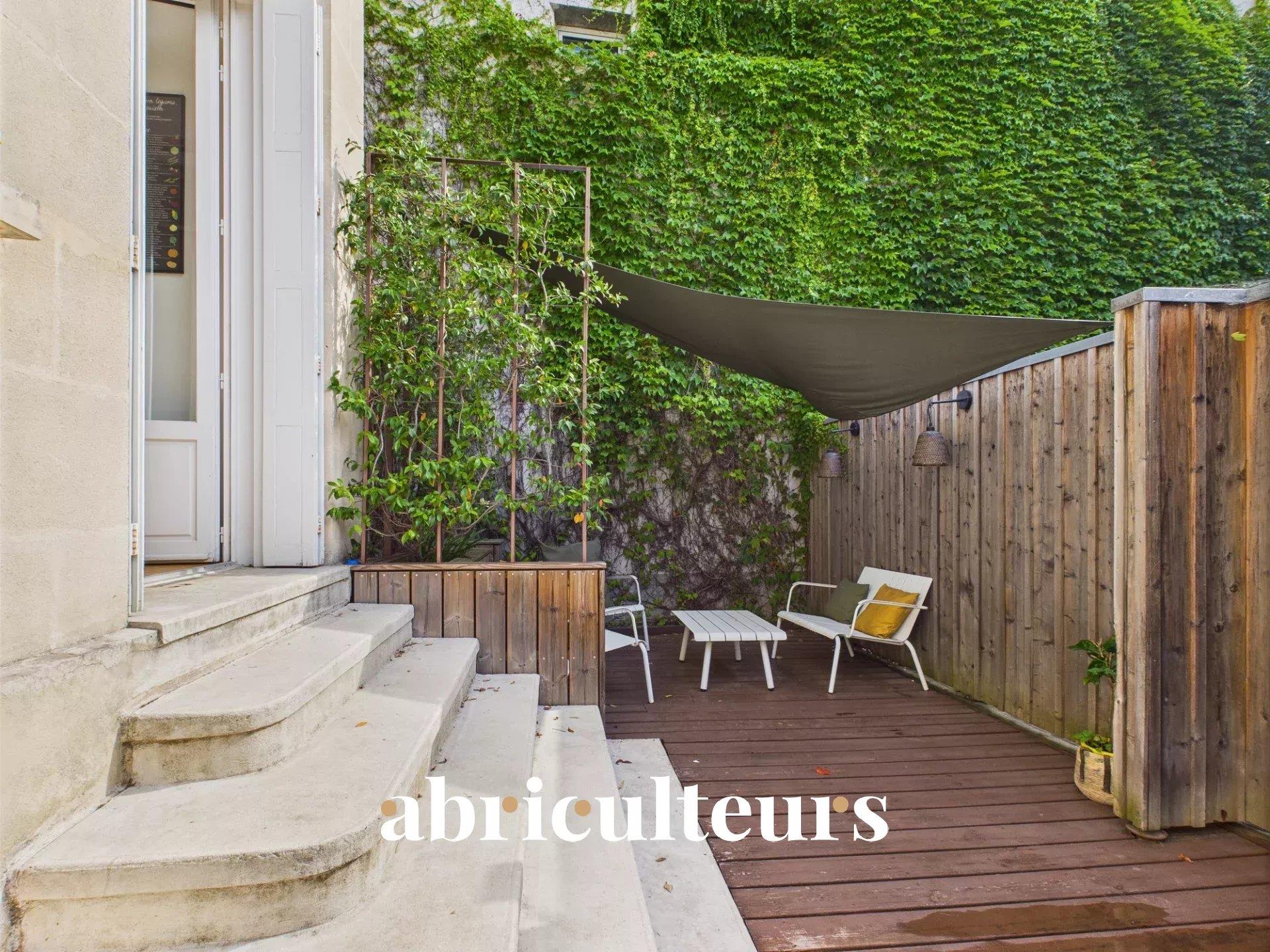 Beautiful 100 m2 apartment - bright with large terrace - Rue Saint-Genès