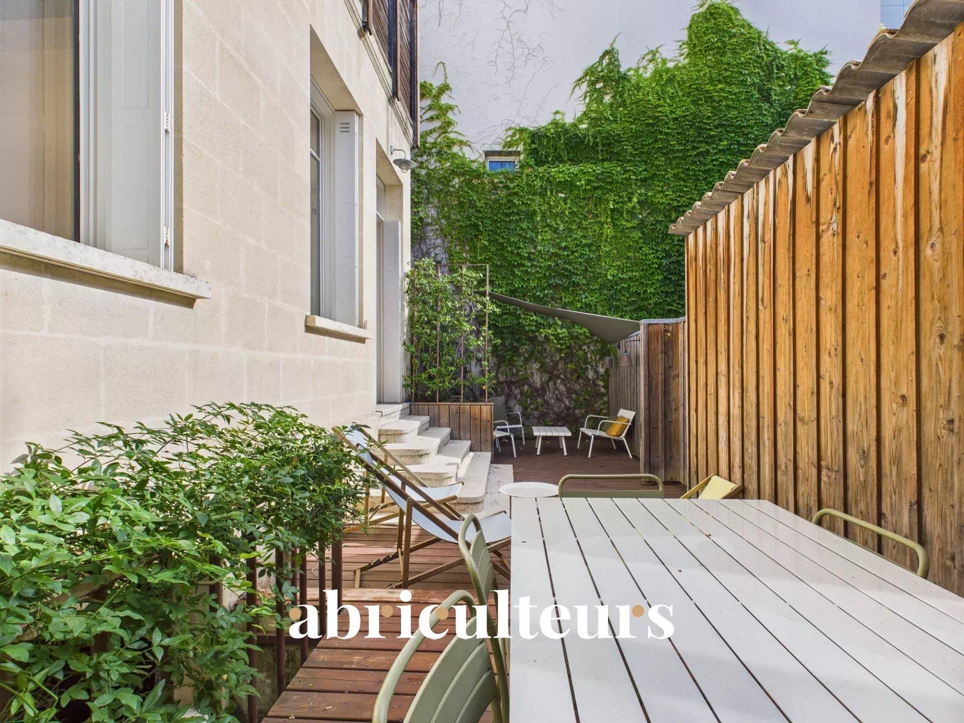Beautiful 100 m2 apartment - bright with large terrace - Rue Saint-Genès