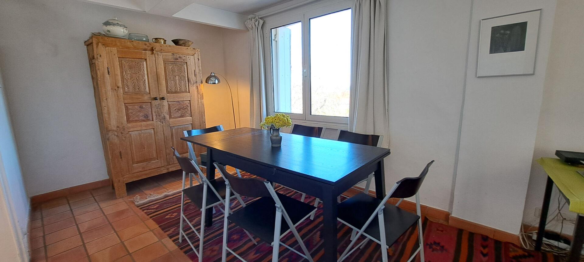 Provençal house with view, on land +1500m2