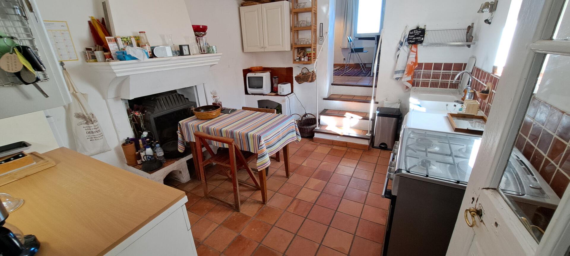 Provençal house with view, on land +1500m2