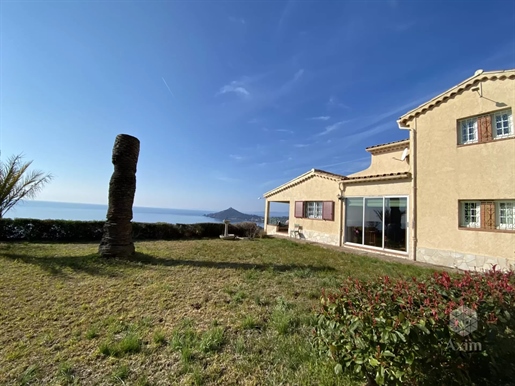 5-room villa with panoramic sea view of 113 m²