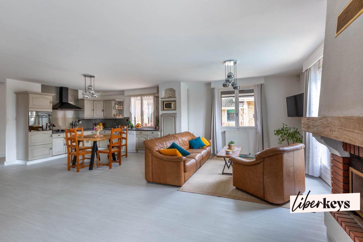 Maison à vendre, 222m², Saint-Marcel-Bel-Accueil
