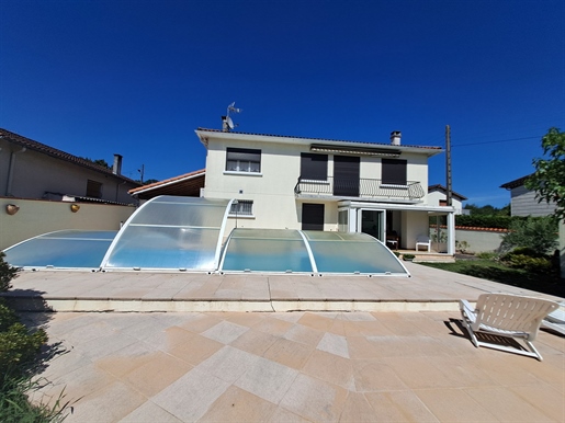 Maison individuelle au calme avec piscine, abri voiture, garage