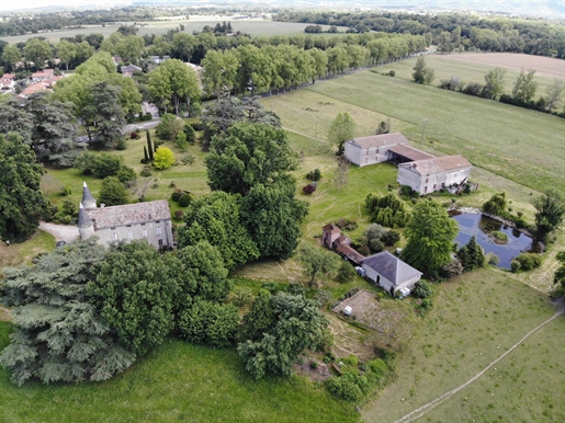 Beautiful Property: Manor house, orangery, U-shaped farmhouse, farmland