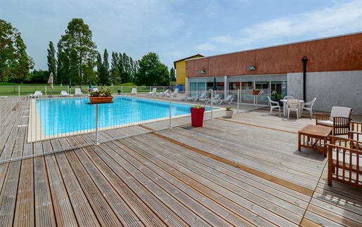 T2 in toeristische residentie met zwembad