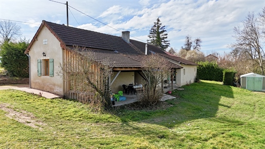 Single-Story house in a quiet environment with three bedrooms