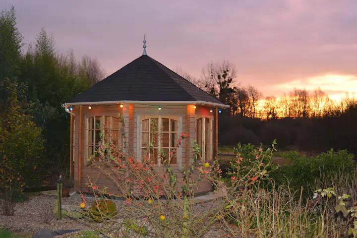 Kompleks domowy, mieszkalny, gîte i kiosk