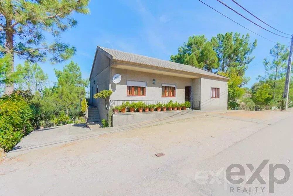 Countryside 3 Bedroom House with land and fruit trees