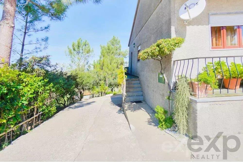 Countryside 3 Bedroom House with land and fruit trees