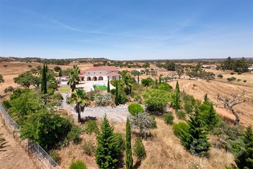 Superbe villa privée avec piscine et 5,1 hectares