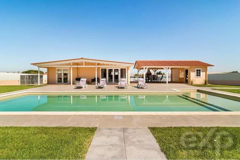 Quinta T4 com Guest House T2 em Azeitão com Piscina 5.212m2 de Terreno