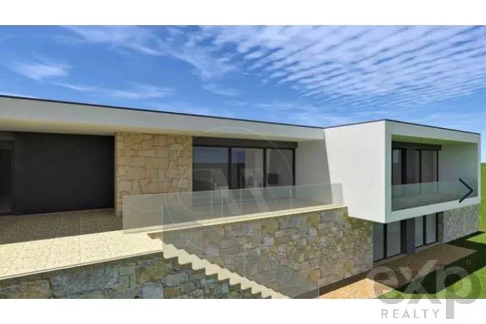 Farm with 23 000m2 with possibility of construction