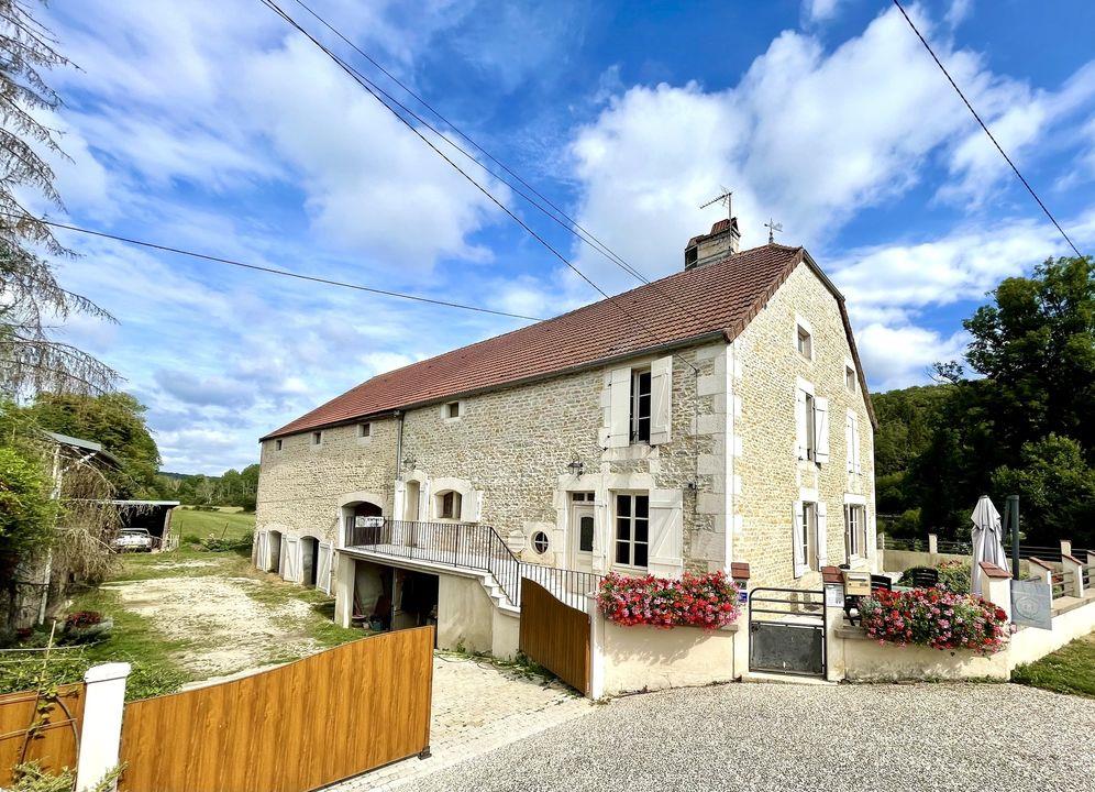 Ancienne ferme en viager libre et viager occupé. Opportunité
