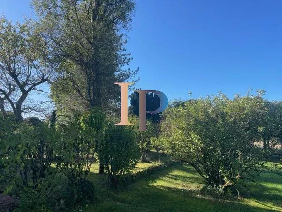 Country house with swimming pool