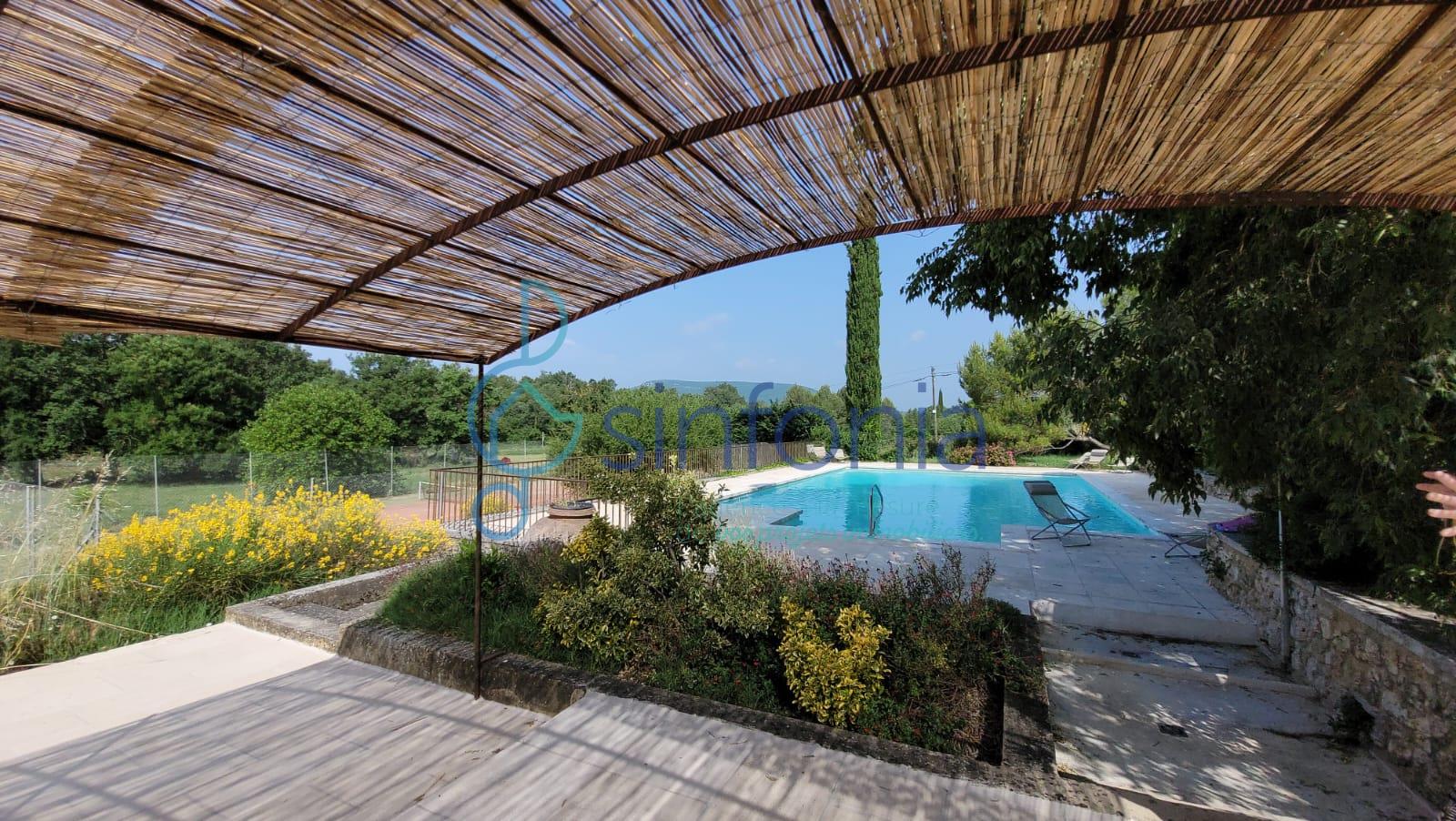 Maison à vendre, 110m², Lussan