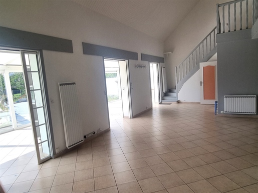 Dpt Essonne (91), for sale Dourdan house P5 of about 250m² useful