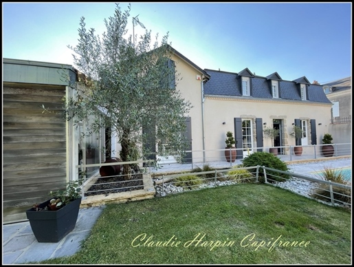 Dpt Deux Sèvres (79), for sale Parthenay house P9 - 245 m² - Land 727 m²