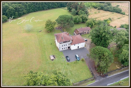 Propiedad en venta 11 habitaciones cerca de Pontonx-Sur-L'adour (40)Casa del Maestro de 450 M² Y su