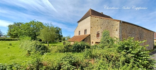 Antigua granja con carácter cerca de Cluny, en un terreno de más de 5.000 m²