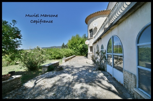 Huis te koop 6 kamers in Lourmarin (84) op 13600 m2