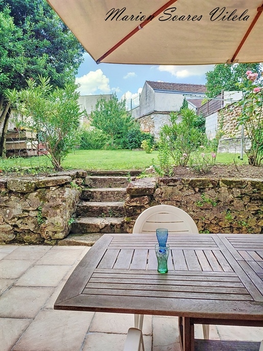 Chaumes-En-Brie, Great potential for this townhouse to renovate on more than 145 m² of living space