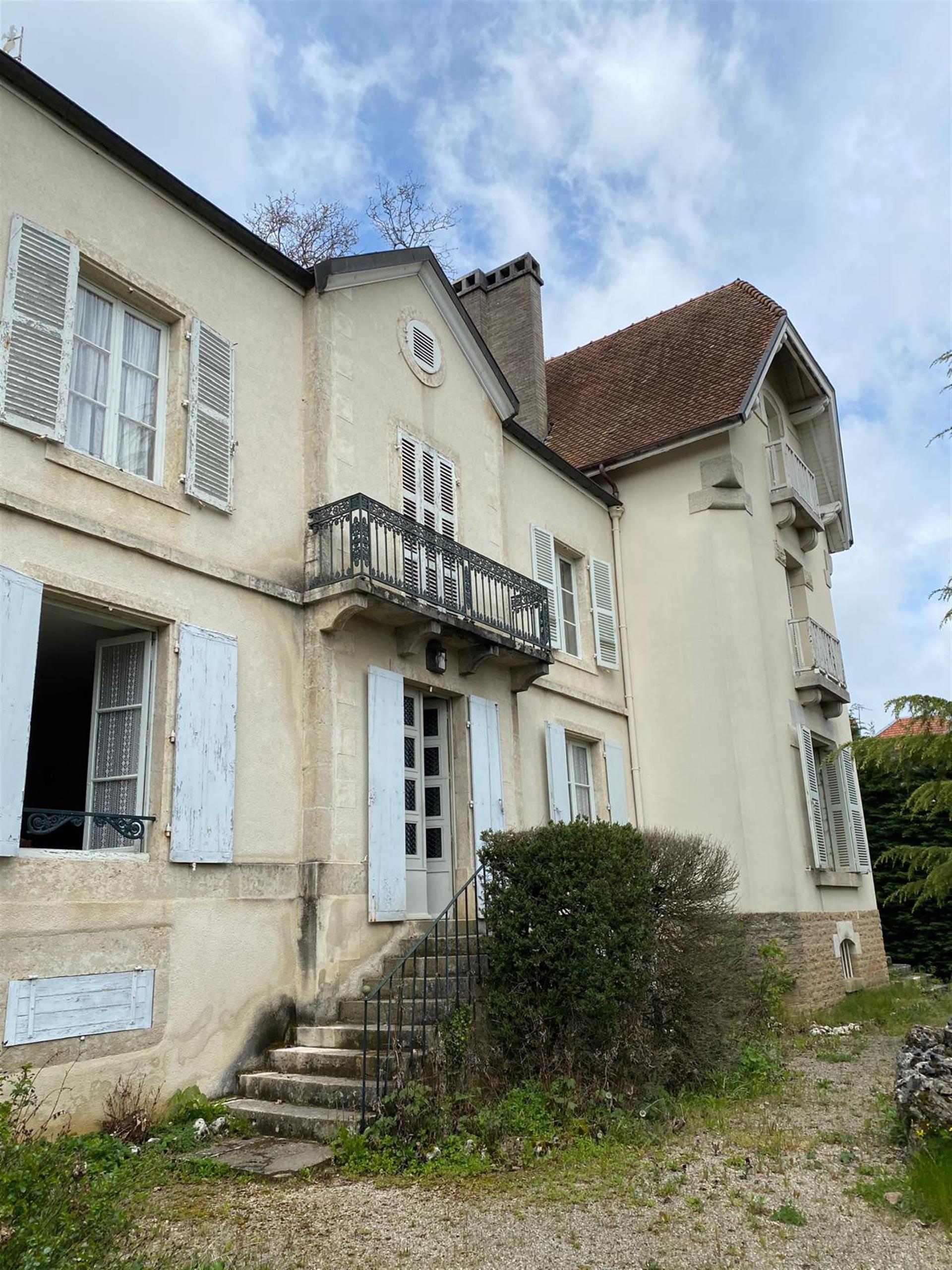 Grande maison de maitre à 50 km au nord de Dijon