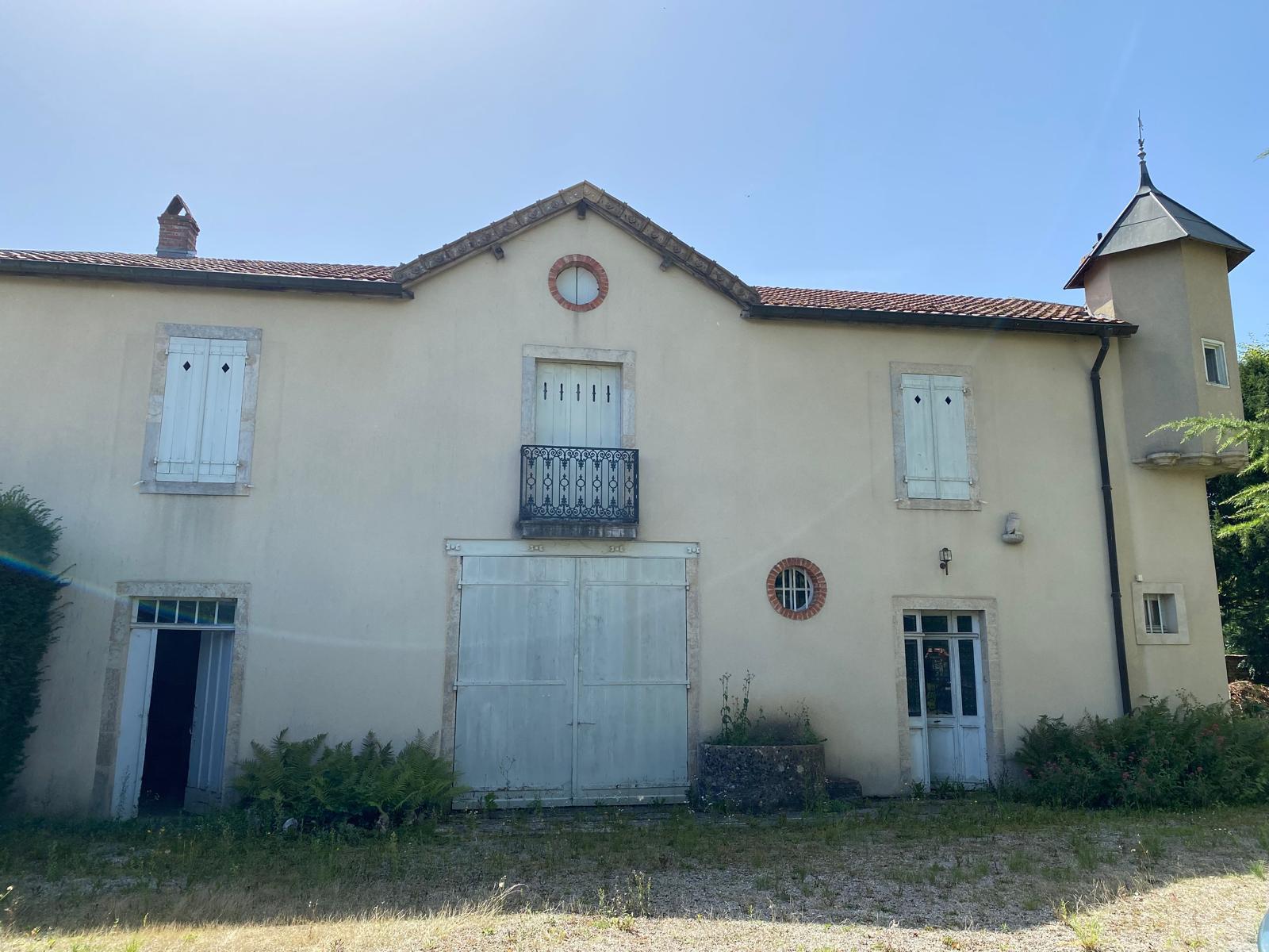 Grande maison de maitre à 50 km au nord de Dijon