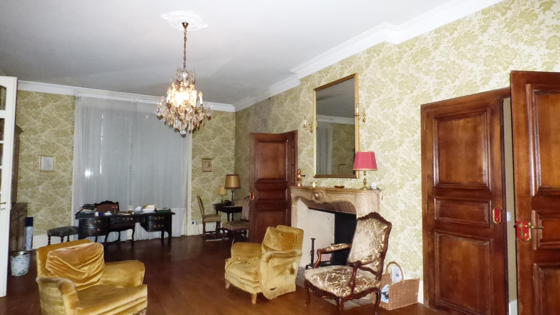 Grande maison de maitre à 50 km au nord de Dijon