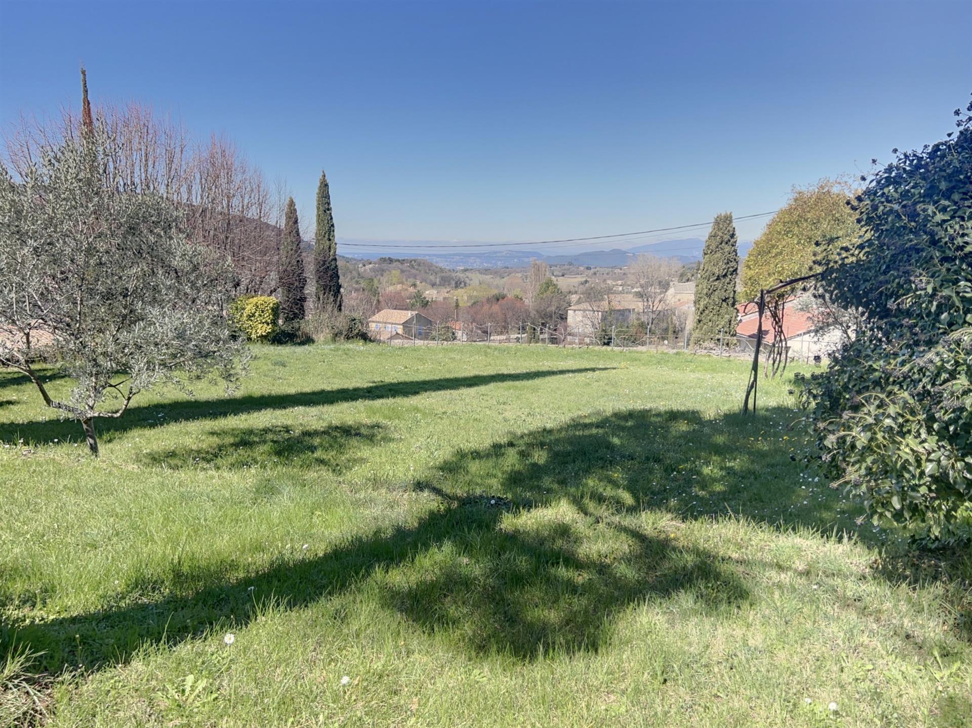 Love at first sight! Magnificent old house full of charm with panoramic view, delicious garden and