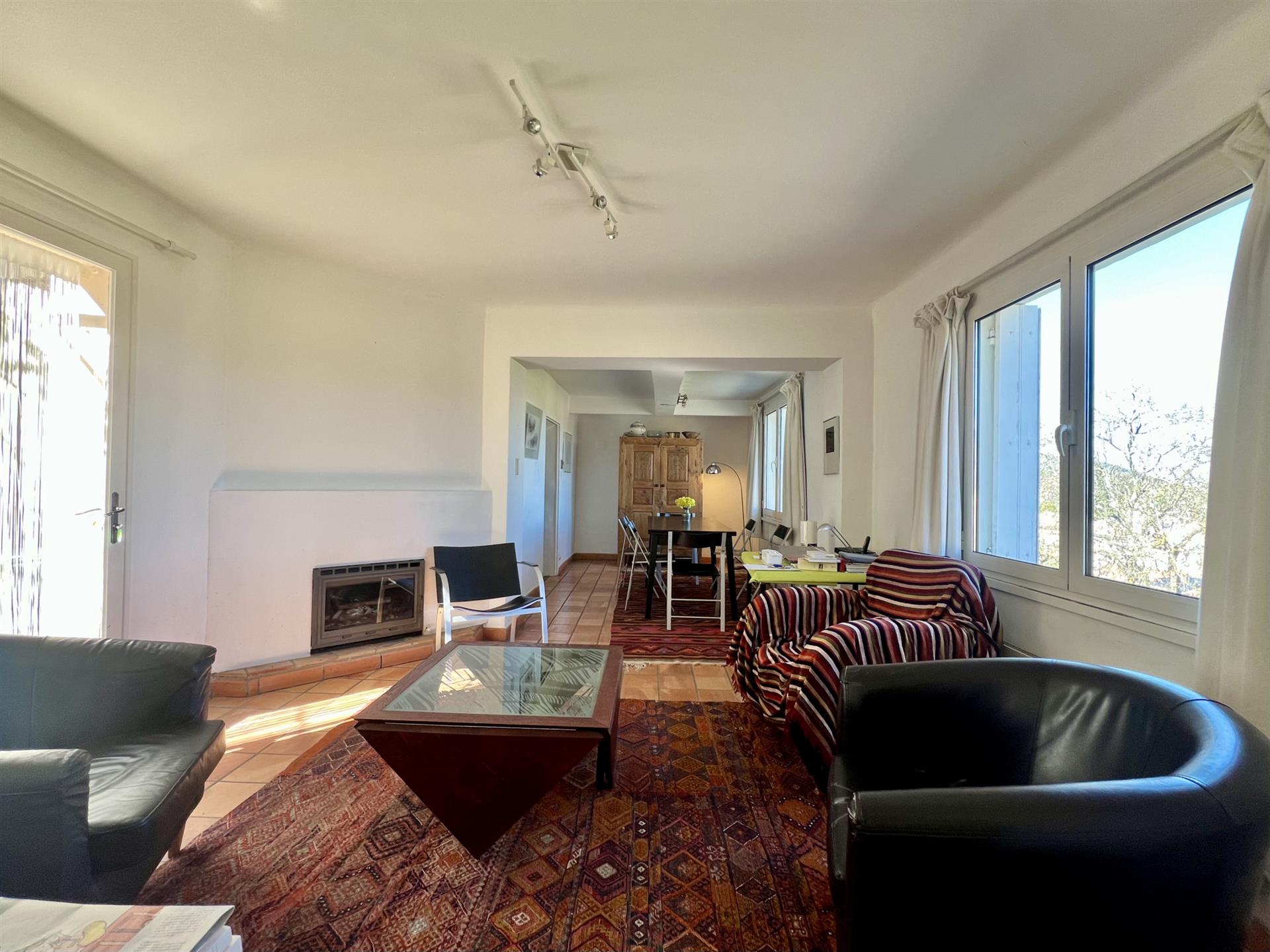 Love at first sight! Magnificent old house full of charm with panoramic view, delicious garden and