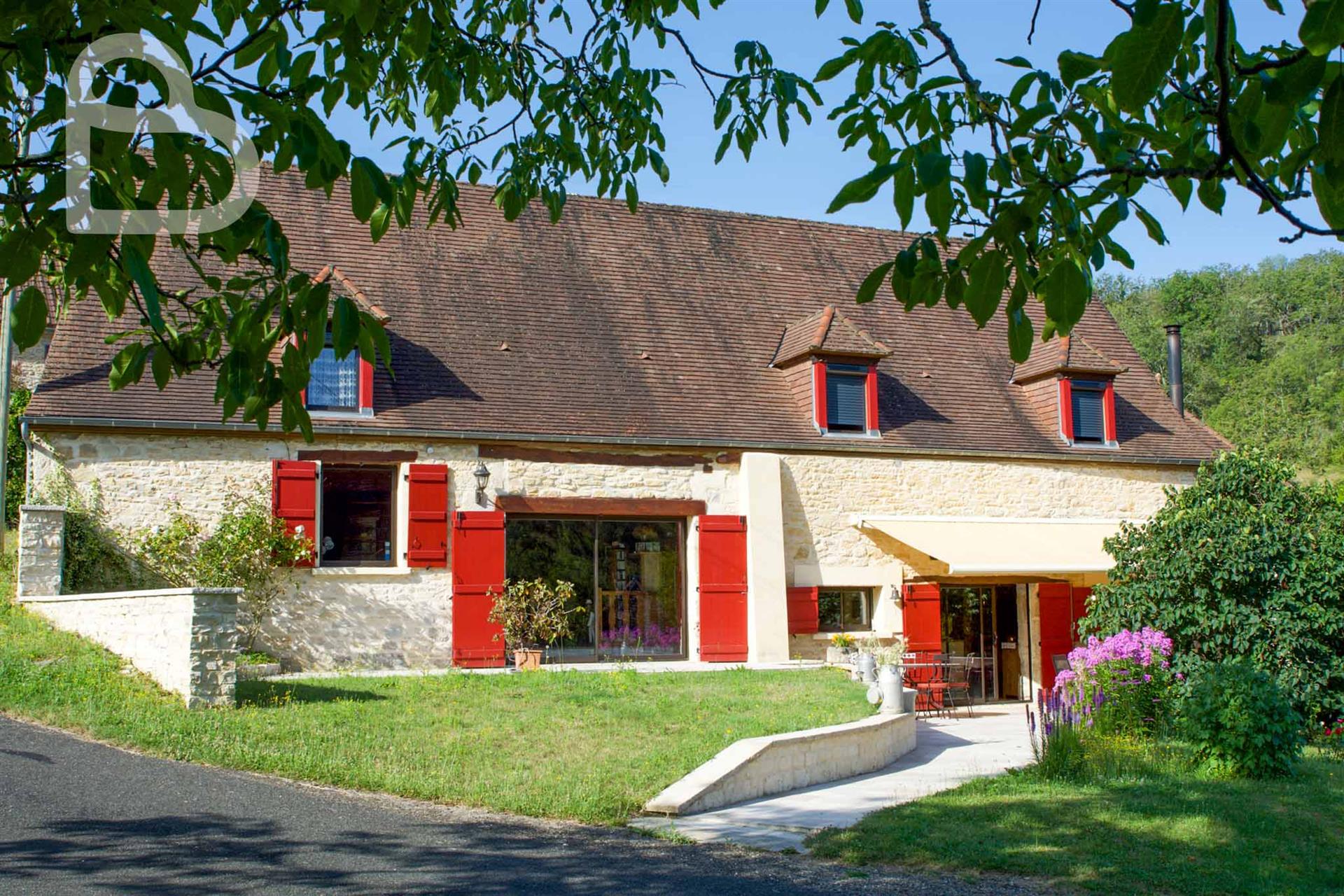 Beautiful stone house on 6ha of land