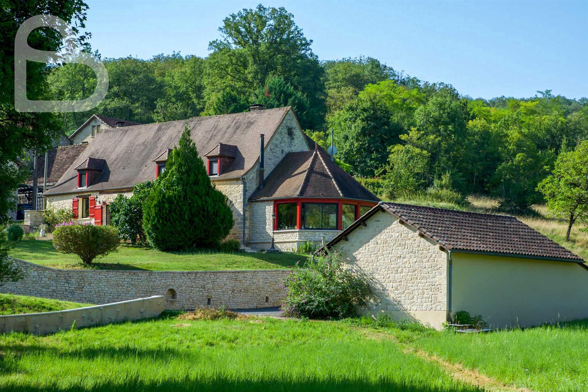 Beautiful stone house on 6ha of land