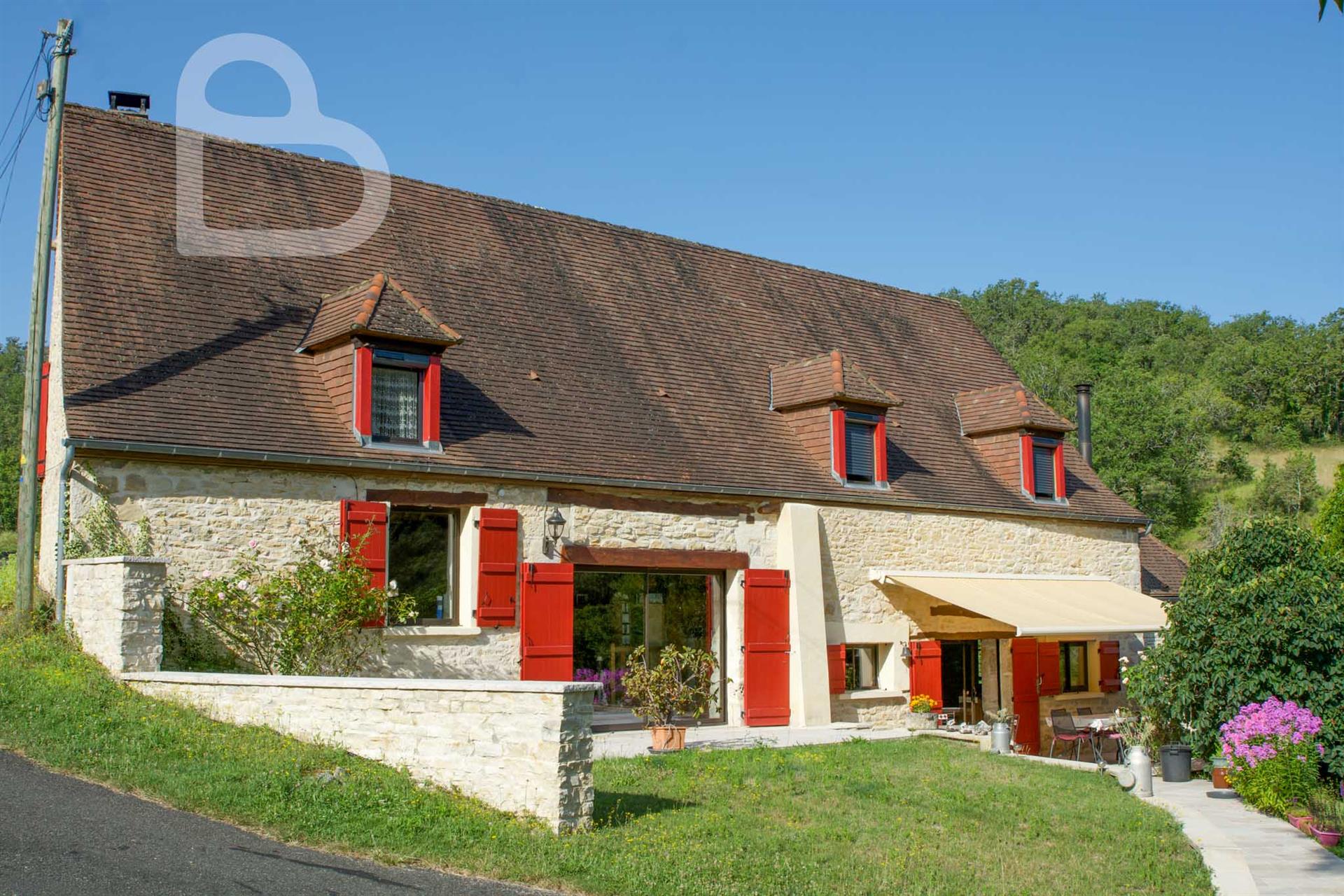 Beautiful stone house on 6ha of land