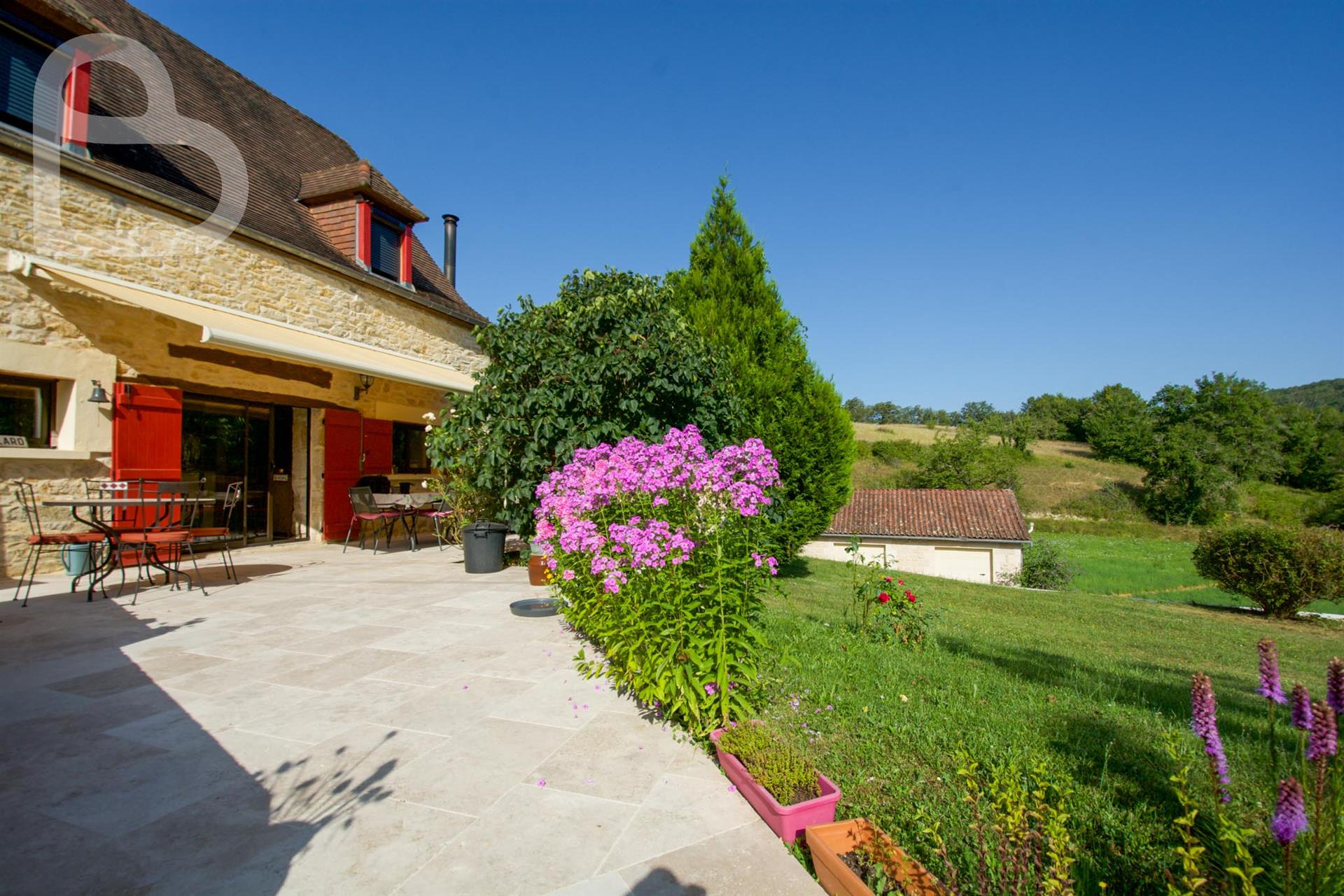 Beautiful stone house on 6ha of land