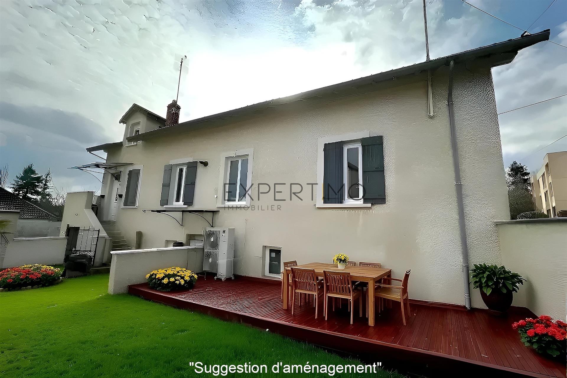 Renovated P10 house with swimming pool, converted outbuilding and all modern comforts