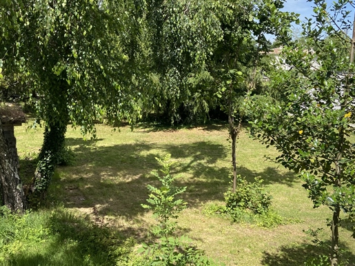 Alboussière : maison de 110 m2 trois chambres, terrain attenant, grand sous-sol