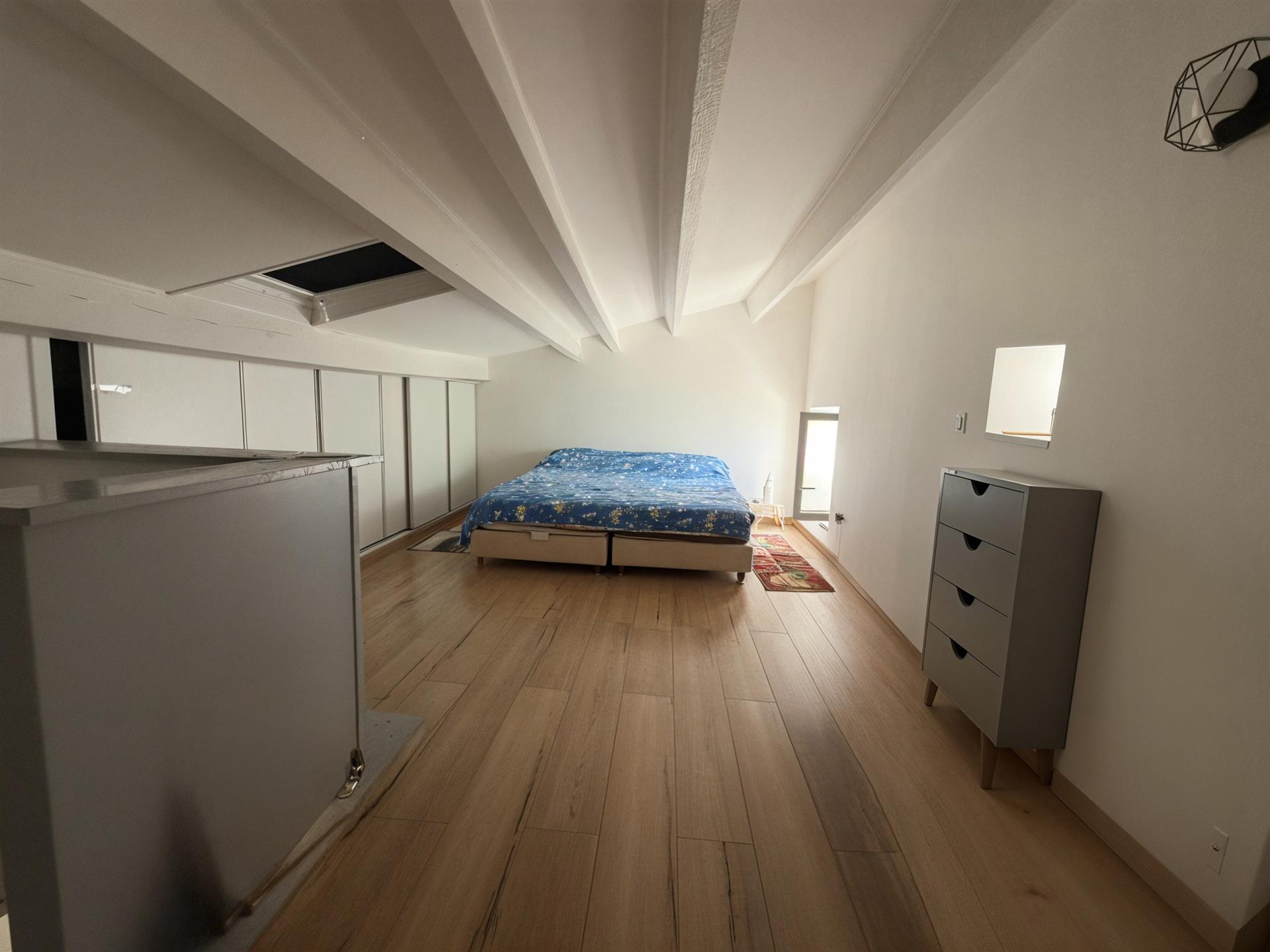 Sommières, Charming Town House, R+2, with beautiful courtyard