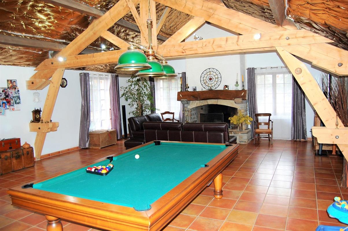 Quinta do século Xix com 3 casas rurais e parte privada de 180m2 em 3843 m2 de terreno com piscina