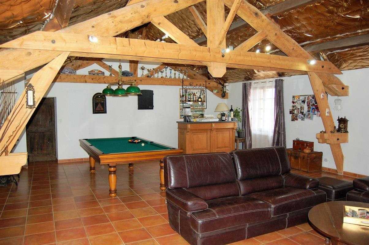 Quinta do século Xix com 3 casas rurais e parte privada de 180m2 em 3843 m2 de terreno com piscina