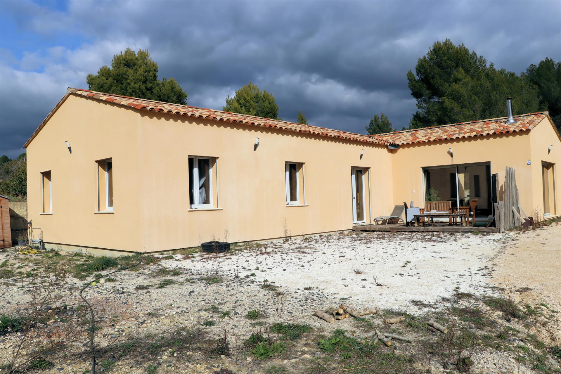 New villa in Saint Saturnin lès Apt