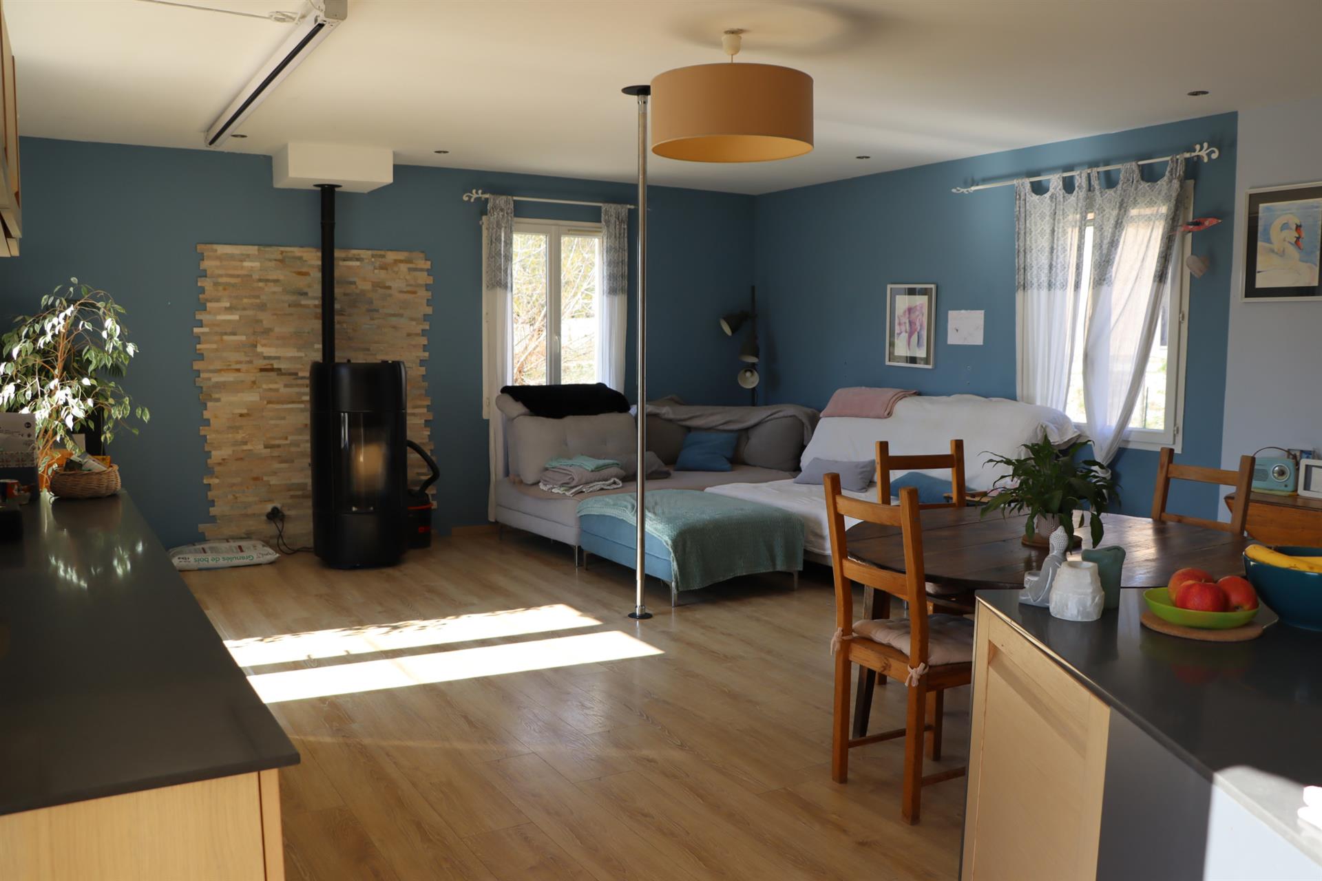 Villa with independent studio