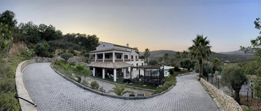 Very beautiful villa with 247 m2 of living space (284 m2 in total) on a 10,000 m2 plot in « Le-Plan-