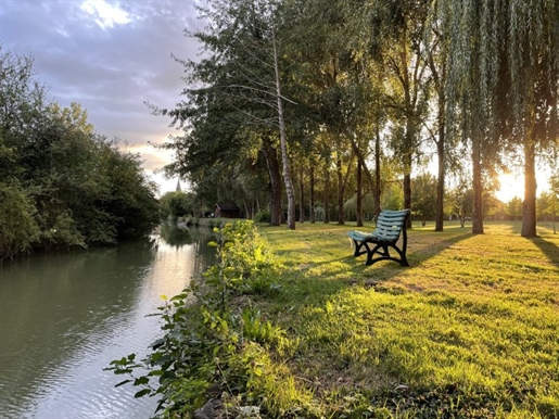 Propriété dans environnement bucolique