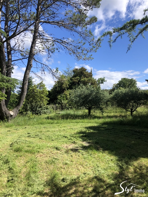 Dorpsboerderij in de buurt van Uzès