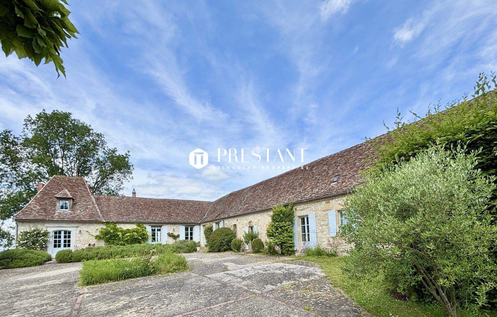Purchase: Luxury property (24100)