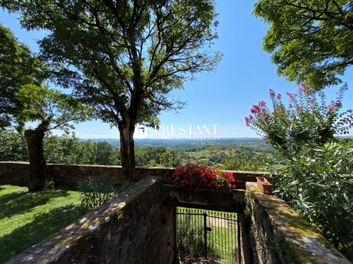 Région Brive / Souillac / Turenne. Château et maison de maître totalement restaurés, 18ha - Expositi