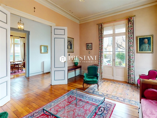 Bourgeois style house